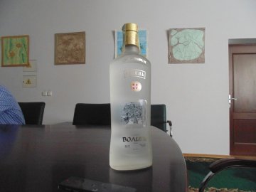 Луцький депутат приніс на засідання комісії пляшку горілки