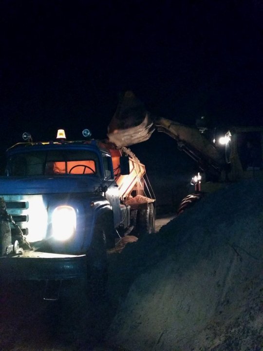 На Волині зі снігом та ожеледицею вночі боролося 65 механізмів 