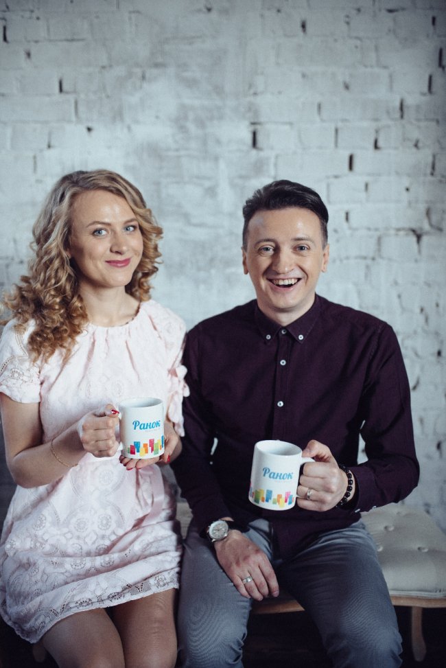 Луцькі телеведучі знялись у фотосесії в стилі «Friends». ФОТО