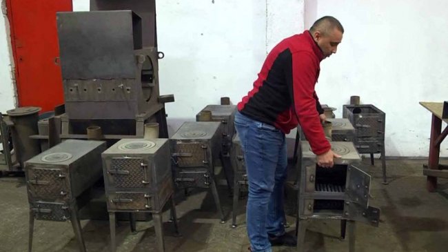 На одному з волинських підприємств почали виготовляти буржуйки. ФОТО. ВІДЕО