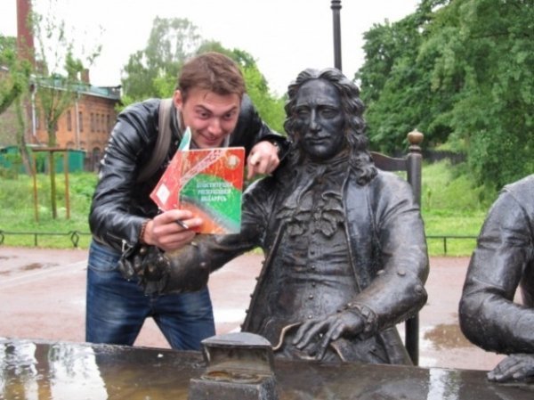 «Правильні» фото з пам'ятниками