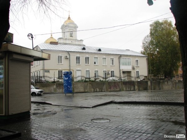 Театральний майдан