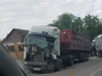 У Ківерцях втаранилися дві фури. ВІДЕО