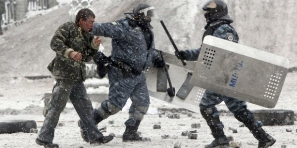  Як силовики «зачищали» людей на Грушевського. ФОТО