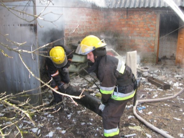 Поблизу Луцька горів будинок. ФОТО. ВІДЕО