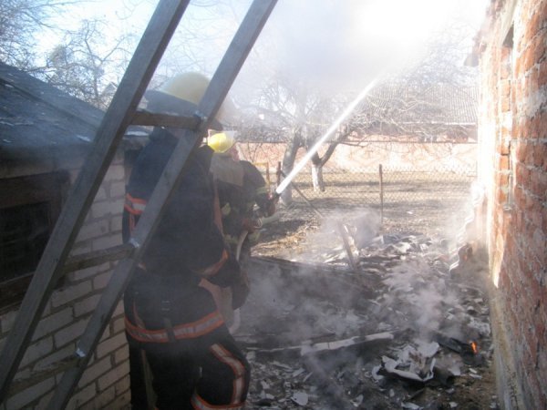 Поблизу Луцька горів будинок. ФОТО. ВІДЕО