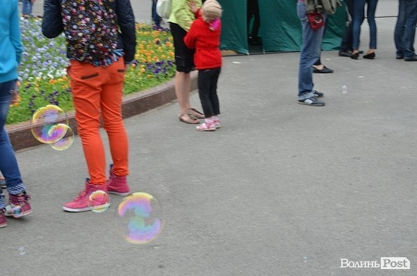 Фестиваль бульбашок у Луцьку. ФОТО