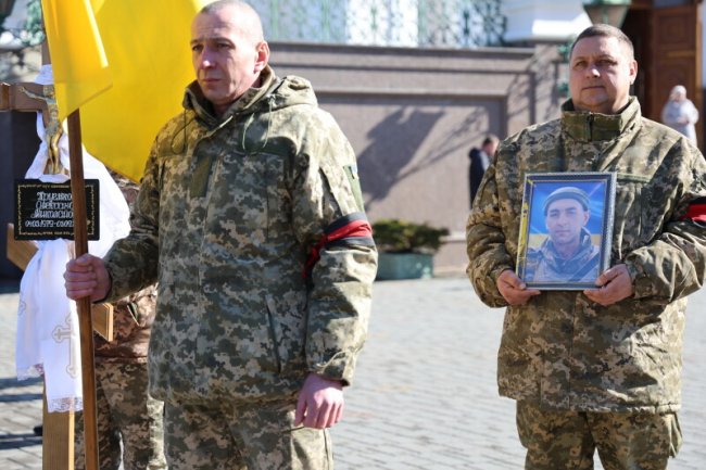 У Луцьку попрощалися з воїном Олександром Кругліковим