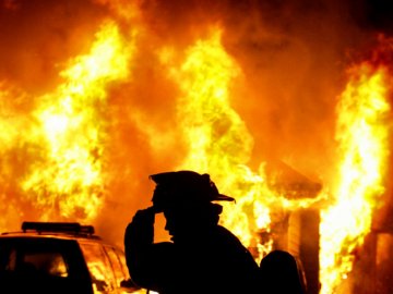 У селі на Волині через необережність власника згоріла хата