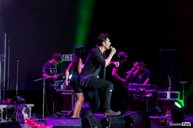 Шквал емоцій та запальна музика: як у Луцьку виступав Dan Balan. ФОТО