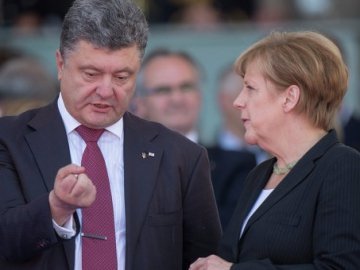 Порошенко заявив перед німцями, що мінські домовленості провалились