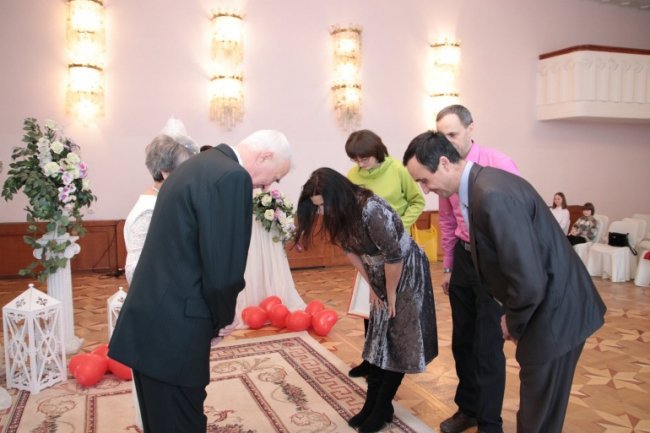 У Луцьку подружжя побралося вдруге через 50 років. ФОТО