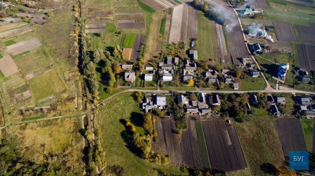Неймовірні краєвиди волинського селища показали з висоти. ВІДЕО