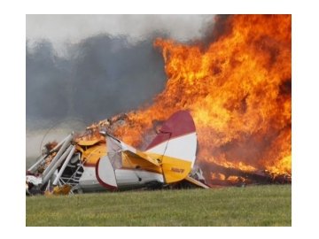 У США під час авіашоу розбився літак. ВІДЕО