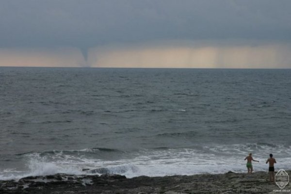 Над морем в Одесі пронісся смерч. ФОТО