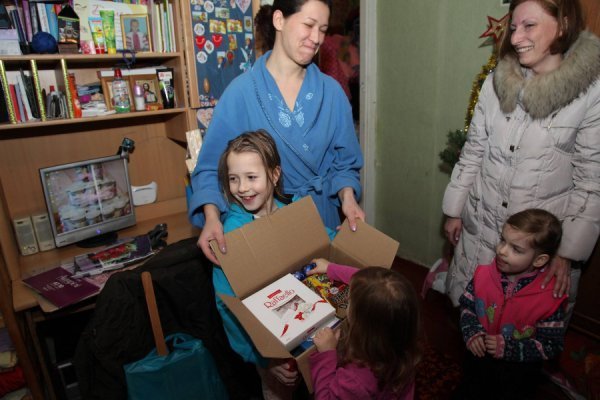 Дочка загиблого Героя отримала подарунки від волонтерів