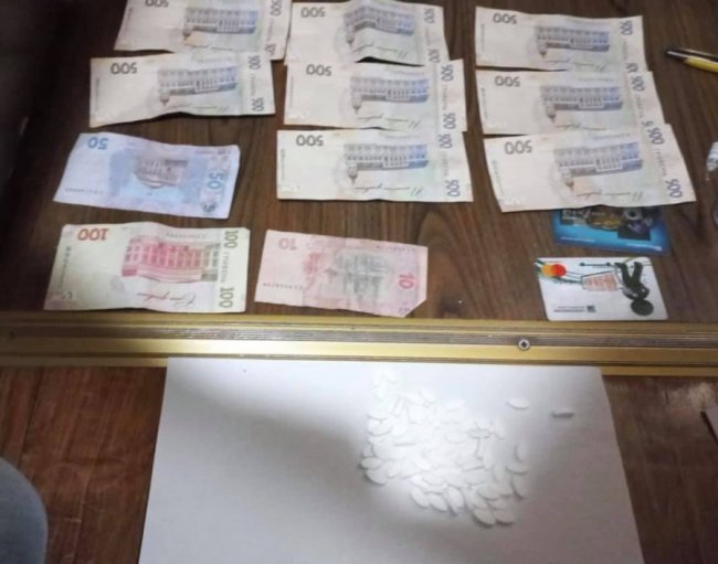 У волинянина вдома під час обшуку вилучили сотню наркотичних таблеток. ФОТО