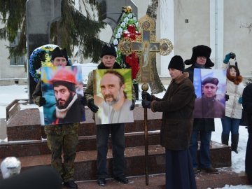 У Луцьку вшанували євромайданівців, убитих в Києві. ФОТО