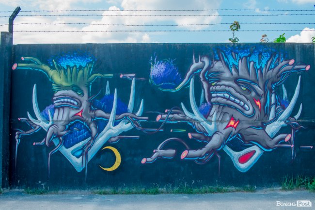 Яскрава геометрія і казкові монстри: графіті на стіні 40-го мікрорайону. ФОТО
