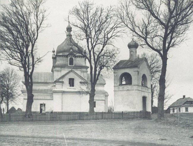 Архітектура не має аналогів на Волині: опублікували ретросвітлини сільської церкви