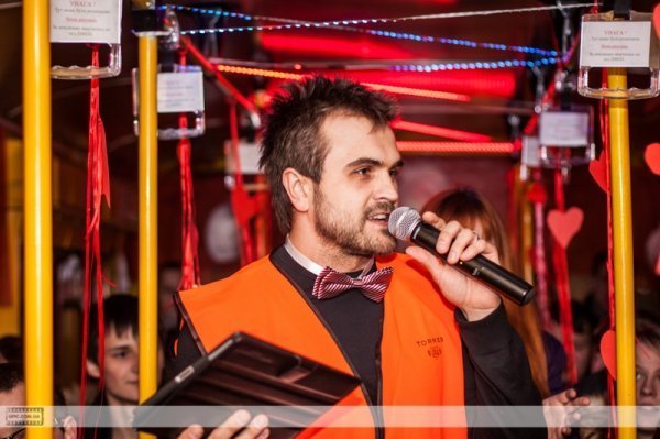 Луцьком їздив «тролейбус кохання». ФОТО