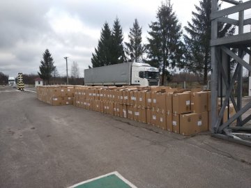 Замість риби – майже 400 тисяч пачок цигарок: на посту «Дольськ» піймали контрабандиста