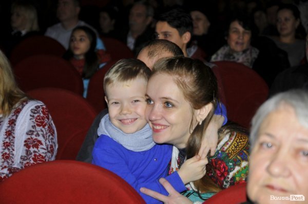 Фото з фестивалю вертепів у Луцьку