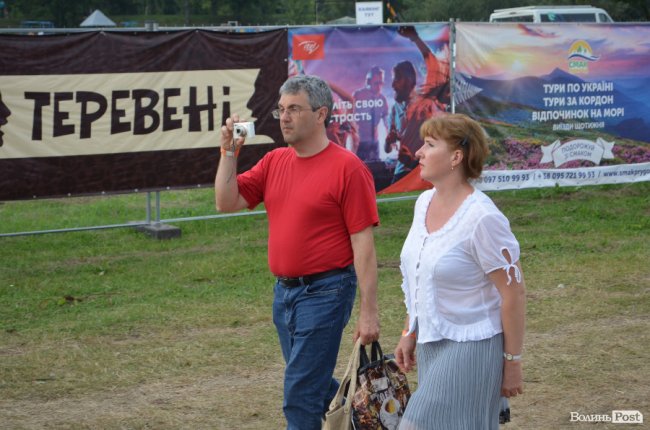 Не молоддю єдиною: як на «Бандерштаті» відпочивають «поважні» фестивальники. ФОТО 