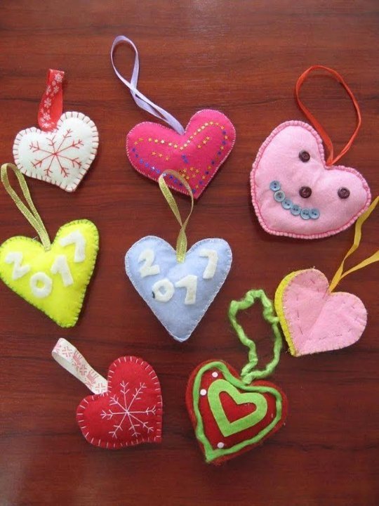 Для хворих діток з Волині іграшки шили учні з Донеччини