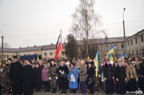 У Луцьку вшанували пам'ять жертв голодоморів. ФОТО
