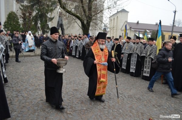 У Луцьку вшанували пам'ять жертв голодоморів. ФОТО