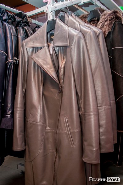 Магазин «Steel» у центрі Луцька пропонує шалені знижки на шкіру та хутро*