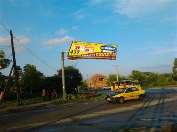 Ураган в Луганську. ФОТО. ВІДЕО