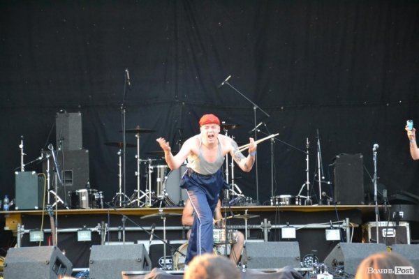 У Луцьку музиканти висміяли сепаратистів і тітушок. ФОТО