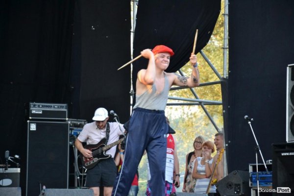 У Луцьку музиканти висміяли сепаратистів і тітушок. ФОТО