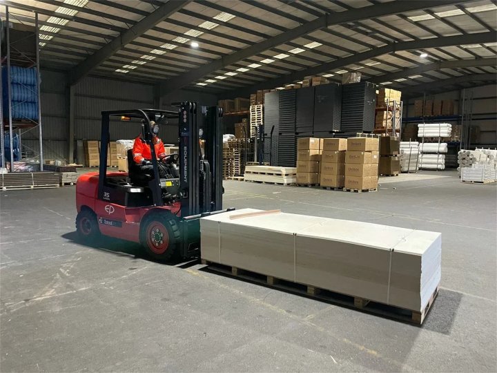 Електронавантажувач — ефективне рішення для складу і логістики