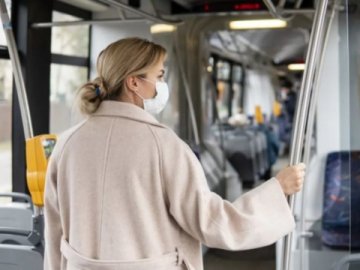 У місті на Волині запровадили спеціальні маршрути для доїзду медиків у лікарню