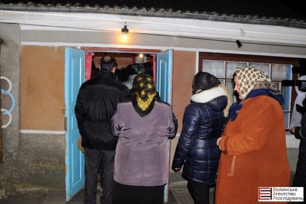 Померлого Героя Романа Луцюка село зустрічало на колінах. ФОТО. ВІДЕО