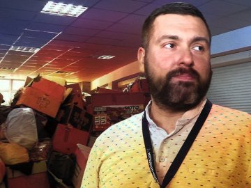 Волонтер з Луцька показав, як російські військові захарастили його дім на Київщині. ВІДЕО