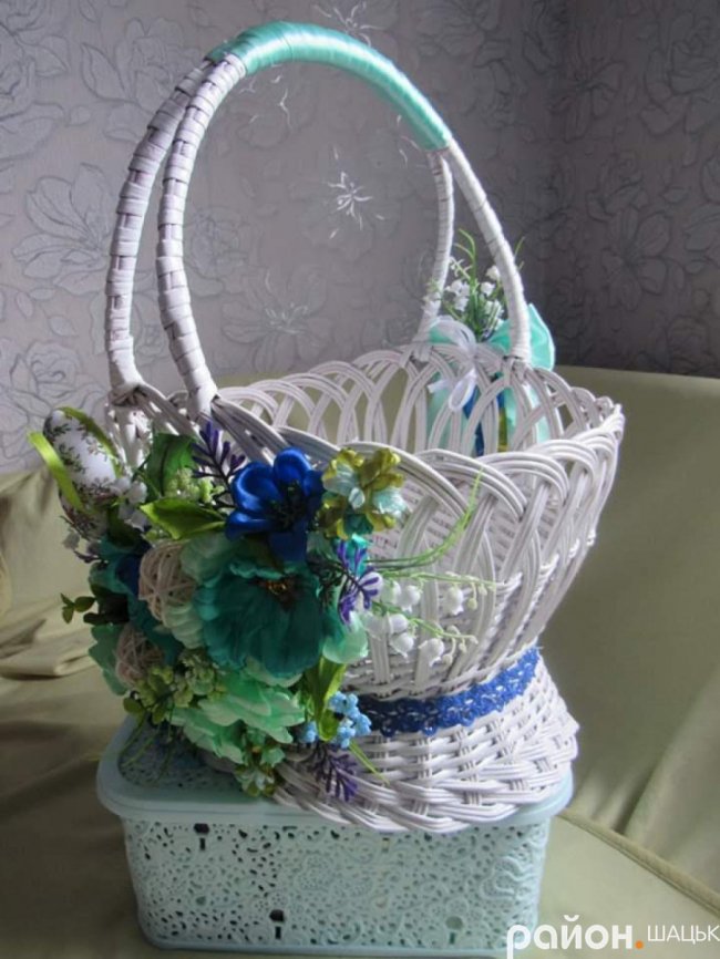 Вчителька з Волині виготовляє оригінальні пасхальні композиції