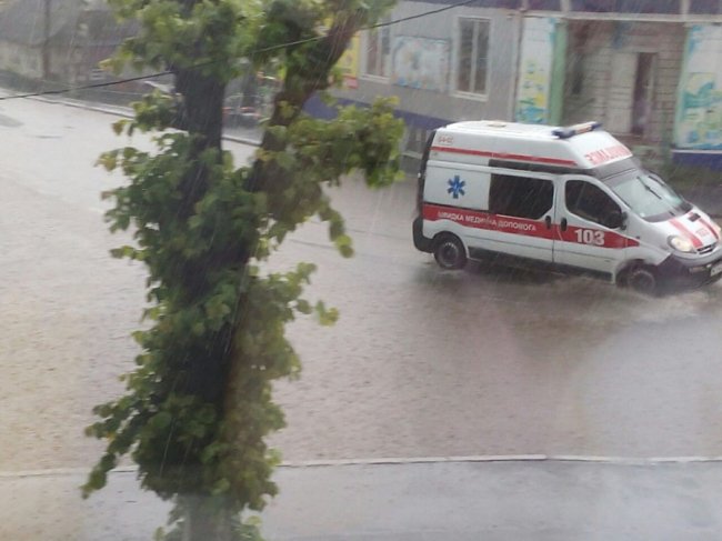 Волинське місто затопило через зливу. ФОТО