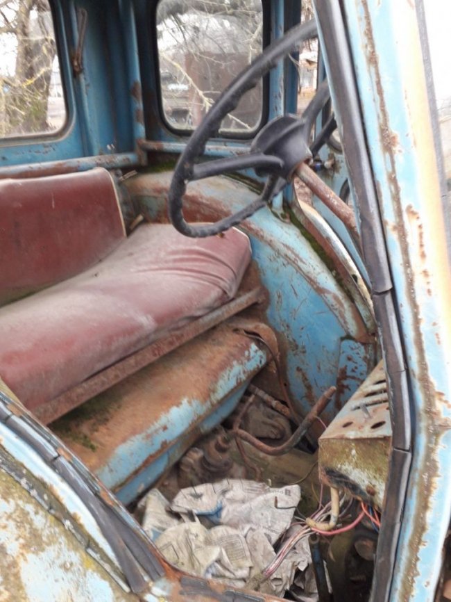 Міськрада на Волині виставила на аукціон трактор за понад три тисячі гривень. ФОТО