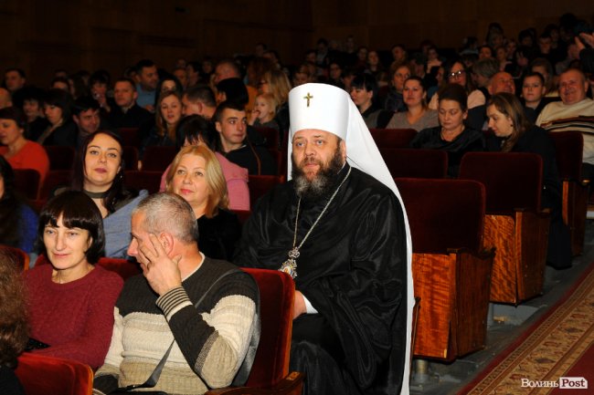 Як на концерті Олега Скрипки в Луцьку збирали гроші на церкву. ФОТО