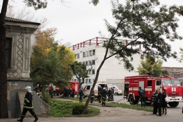 У Луганську ‒ вибух в будинку. ФОТО. ВІДЕО