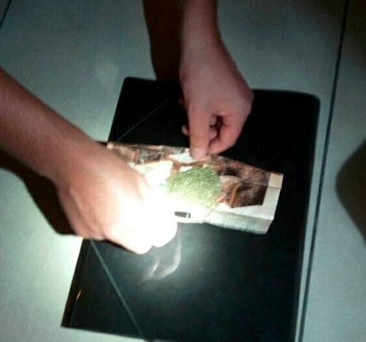 У луцькому барі п'яний чоловік нюхав білий порошок. ФОТО