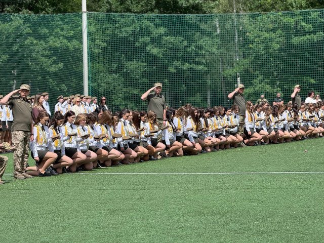 У волинському військовому ліцеї 175 випускників отримали свідоцтва про освіту. ФОТО