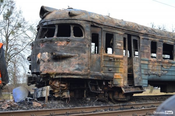 На Волині поїзд влетів у вантажівку і загорівся: подробиці аварії. ФОТО