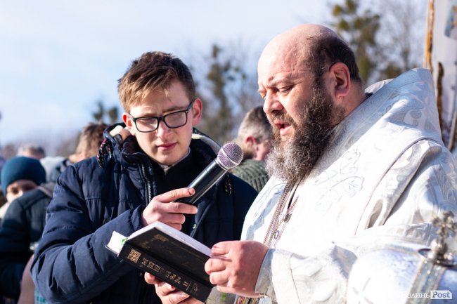 Як лучани пірнали в крижану купіль Стиру. ФОТО. ВІДЕО