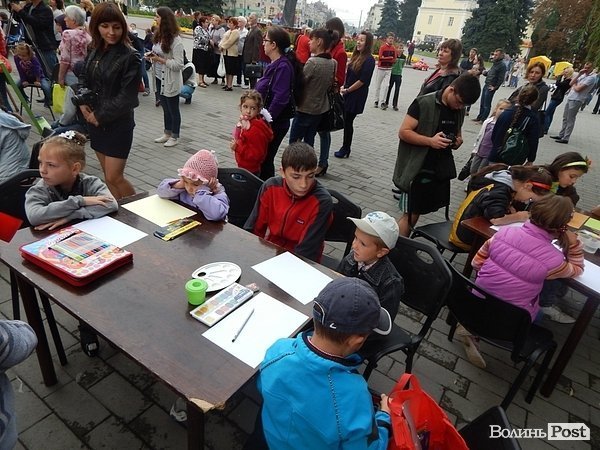 У Луцьку збирали кошти для волинських солдат. ФОТО