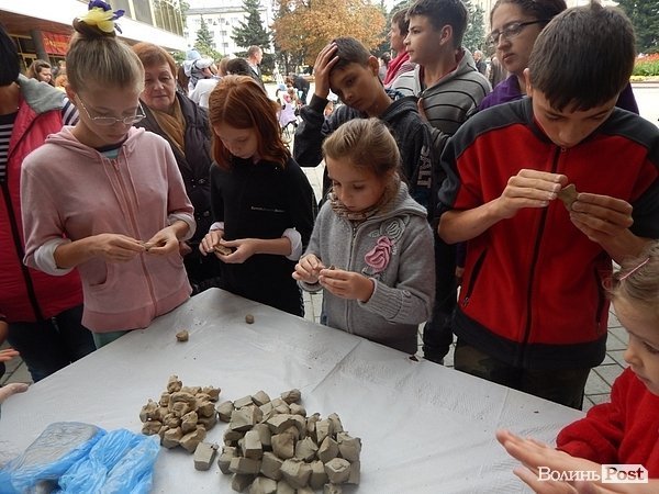 У Луцьку збирали кошти для волинських солдат. ФОТО